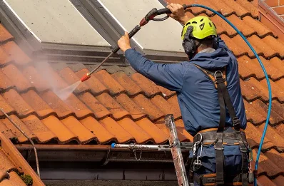 Démoussage et hydrofuge de toiture à Bû